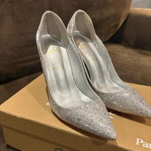 100mm So Kate Metallic 38 heels. Elegant Silver Glitter Pumps